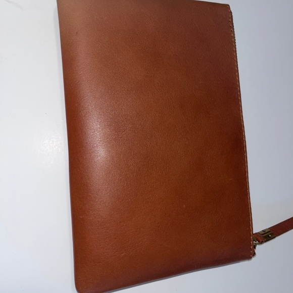 Madewell leather “the pouch” clutch - Picture 9 of 13
